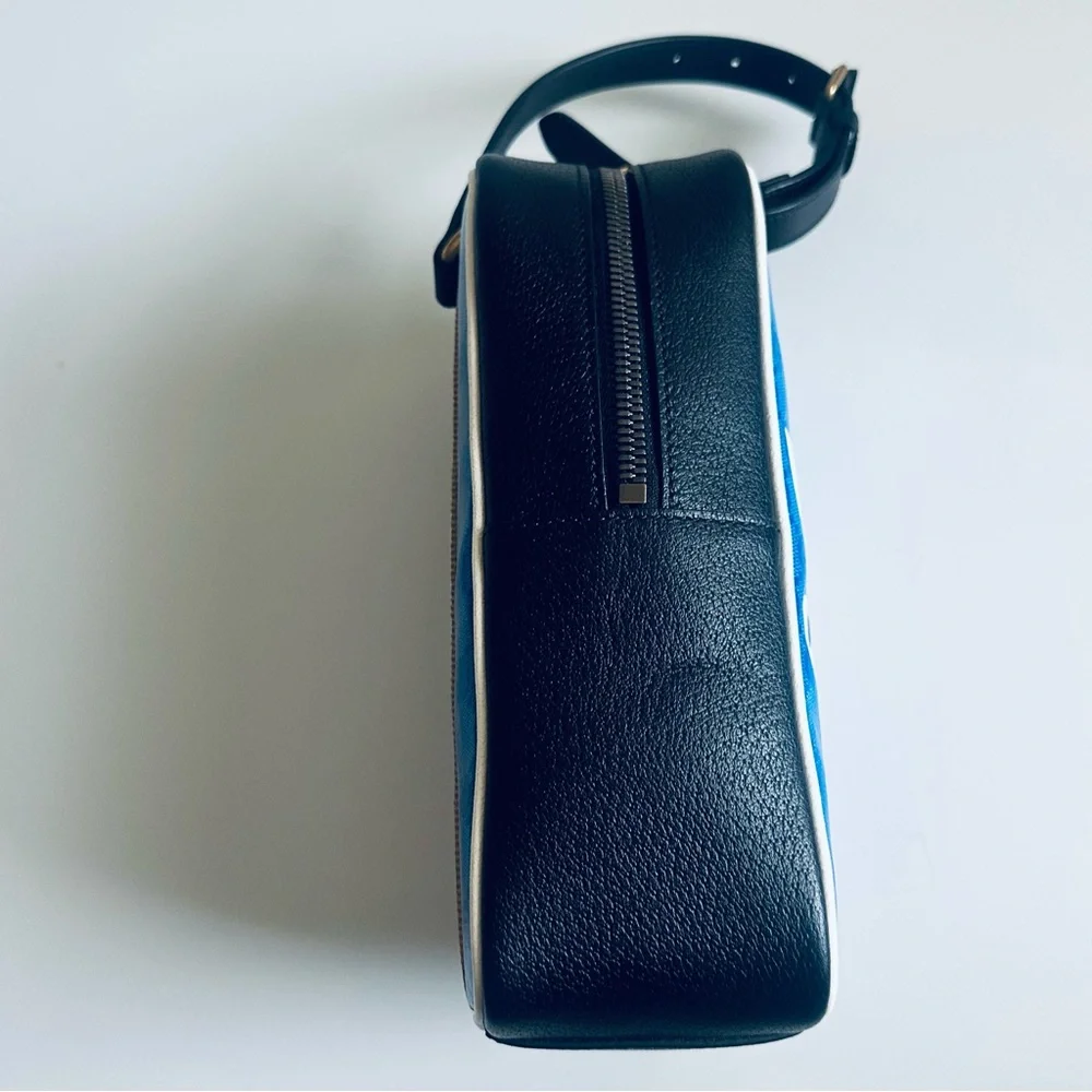 Gucci x Adidas Blue Belt Bag with White Accents - Picture 3 of 13